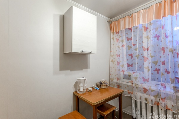 Продажа 1-комн квартиры на вторичном рынке Металлострой, Плановая ул,  д. 20