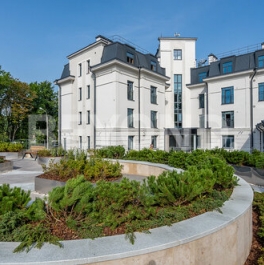 Продажа 6-комн квартиры на вторичном рынке Крестовский проспект,  д. 4