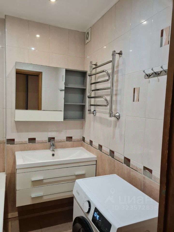 Продажа 3-комн квартиры на вторичном рынке улица Дыбенко, 22К2