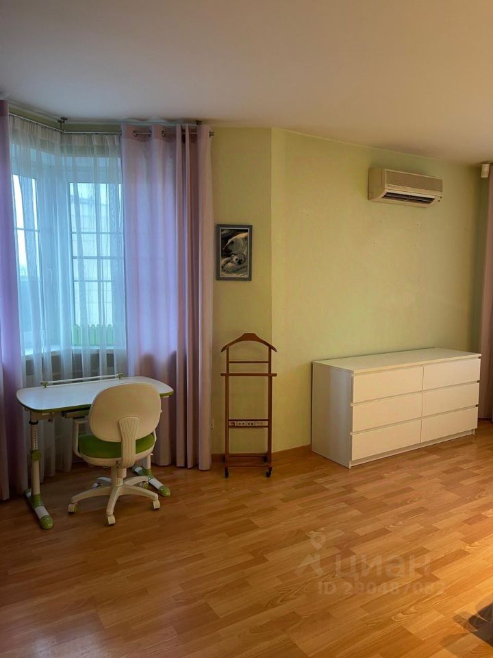 Аренда 3-комн квартиры на вторичном рынке улица Вешних Вод, 2К2