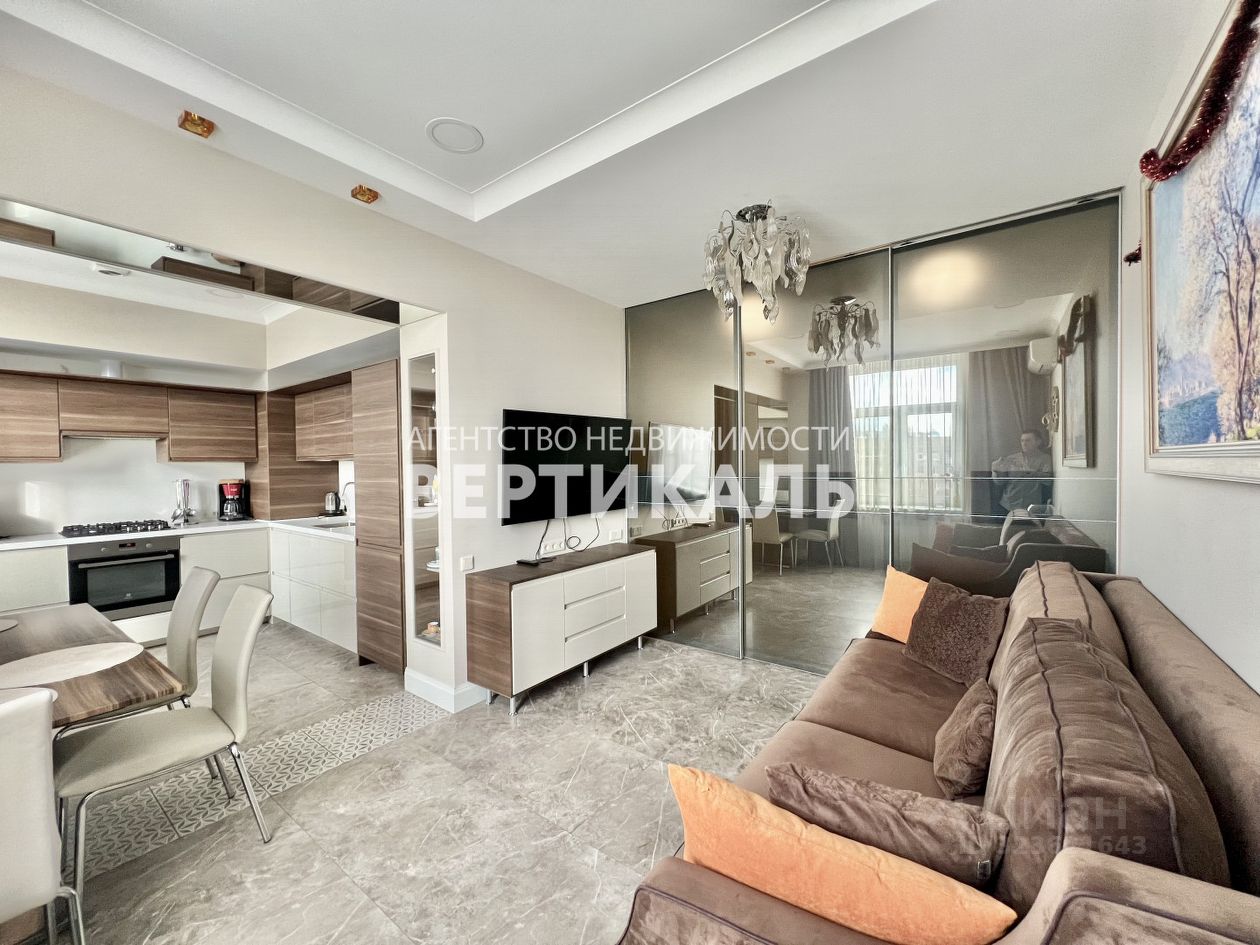 Аренда 3-комн квартиры на вторичном рынке Комсомольский проспект, 45