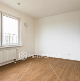 Продажа 4-комн квартиры на вторичном рынке Парашютная ул