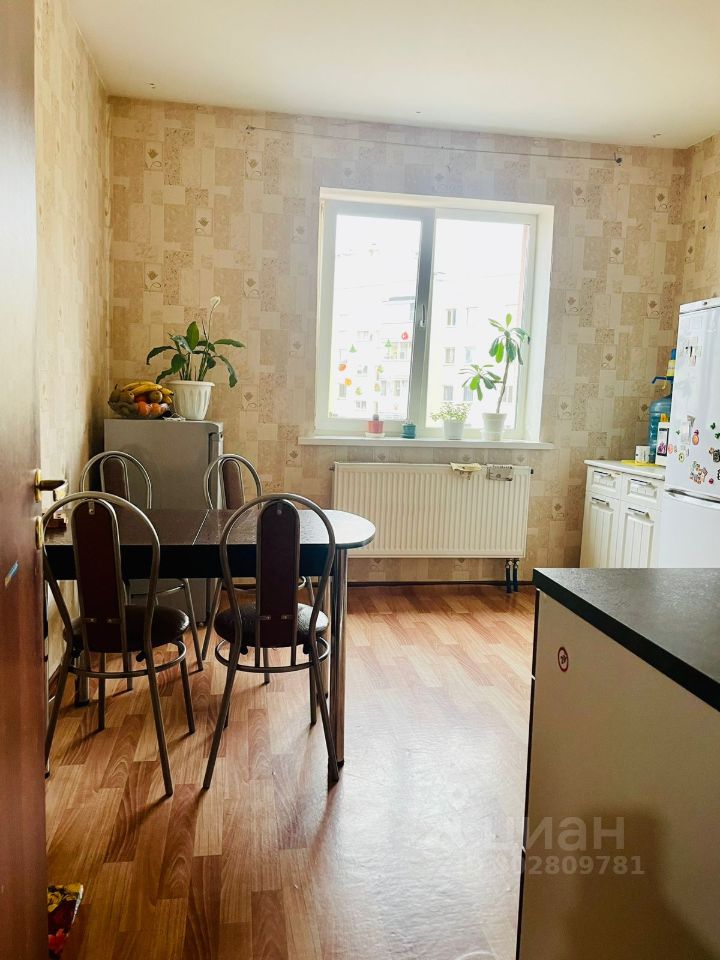 Продажа 2-комн квартиры на вторичном рынке Окраинная улица, 9К