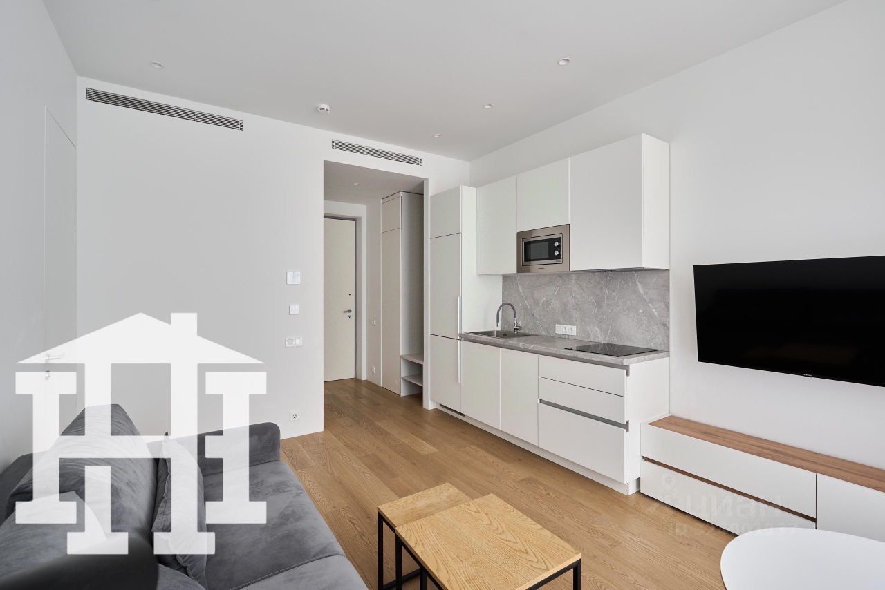 Аренда 2-комн квартиры на вторичном рынке Славянская площадь, 2/5с1