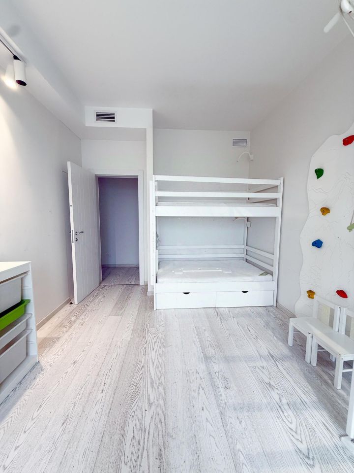 Продажа 3-комн квартиры на вторичном рынке улица Пырьева, 9к3