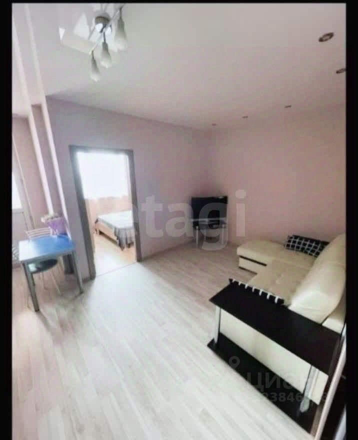 Продажа 2-комн квартиры на вторичном рынке улица Твардовского, 2к4