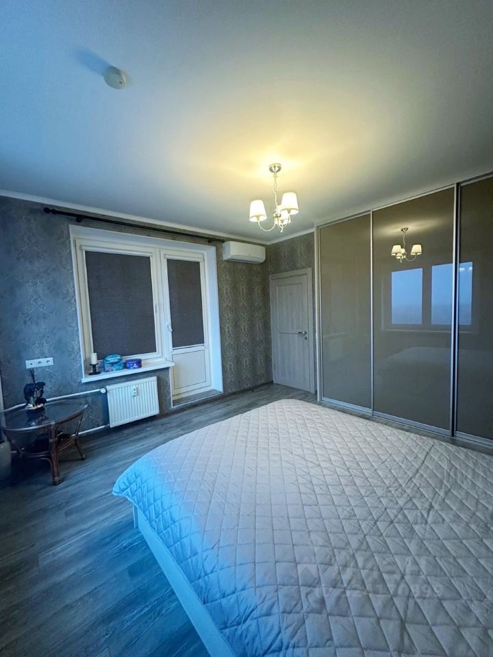 Аренда 1-комн квартиры на вторичном рынке Мурино, площадь Привокзальная, 3к4