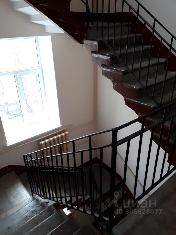 Продажа 6-комн квартиры на вторичном рынке Театральная площадь, 16