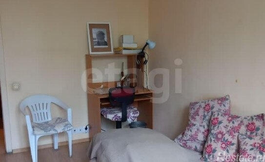 Продажа 2-комн квартиры на вторичном рынке улица Авиаторов,  д. 8