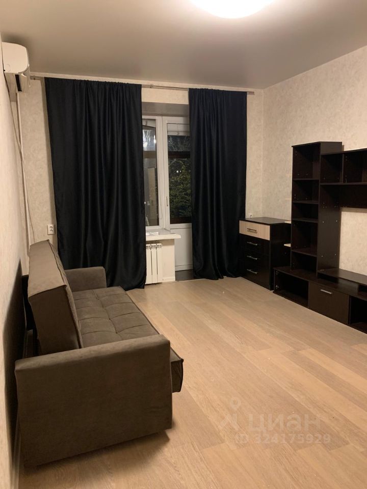 Аренда 2-комн квартиры на вторичном рынке Малый Патриарший переулок, 3