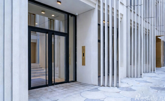 Продажа 4-комн квартиры на вторичном рынке ул Большая Дмитровка,  д. 9,  к. 8