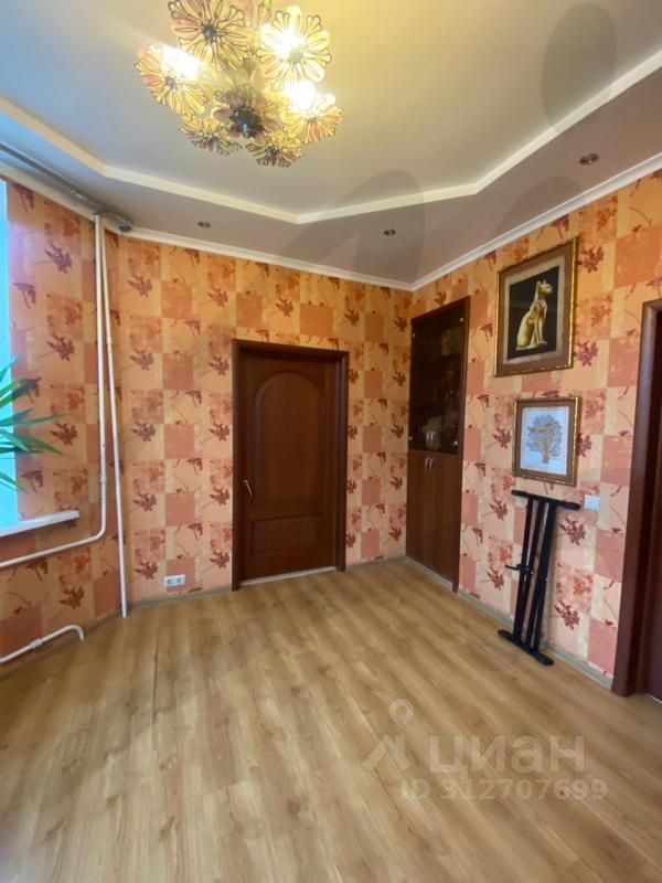 Продажа 4-комн квартиры на вторичном рынке Солнечногорск, Советская улица, 5/15