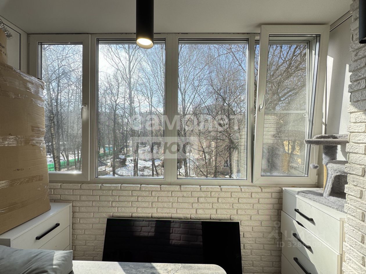 Продажа 2-комн квартиры на вторичном рынке улица Адмирала Макарова, 37К2