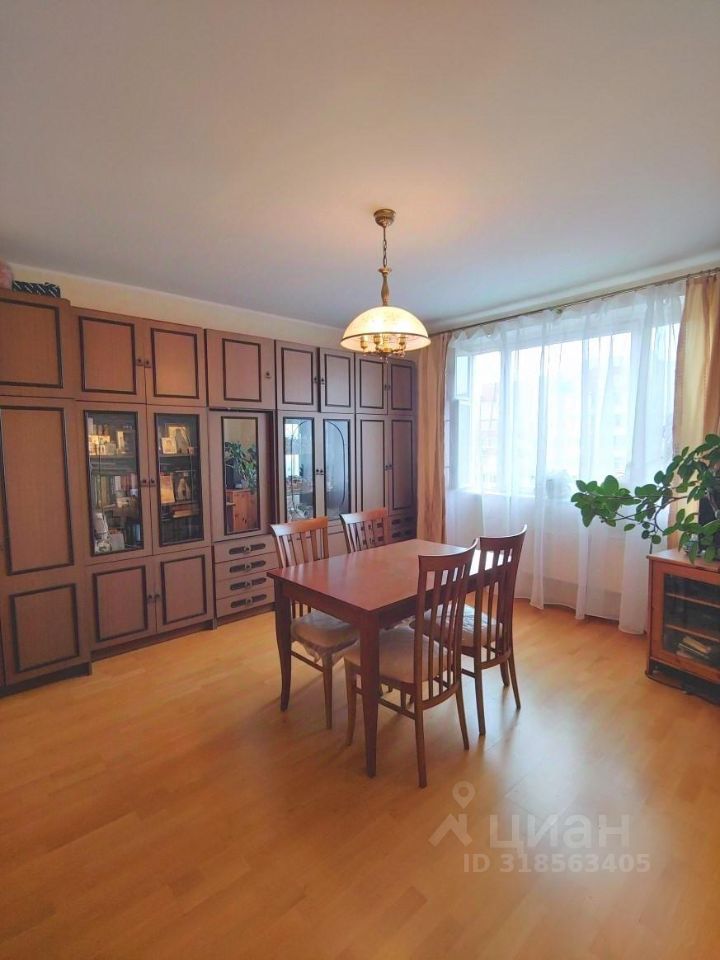 Продажа 3-комн квартиры на вторичном рынке Королев, проспект Космонавтов, 39