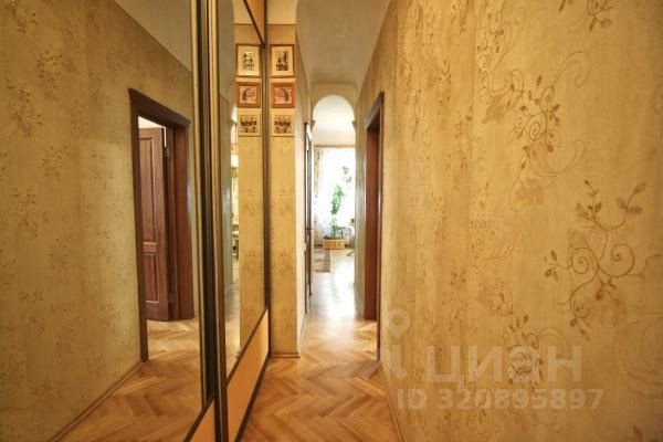 Продажа 2-комн квартиры на вторичном рынке улица Блохина, 11