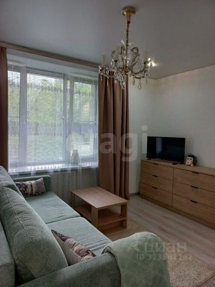 Аренда 2-комн квартиры на вторичном рынке Верхняя улица, 1