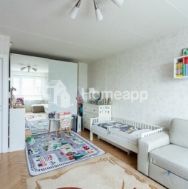 Продажа 1-комн квартиры на вторичном рынке Керченская улица,  д. 32