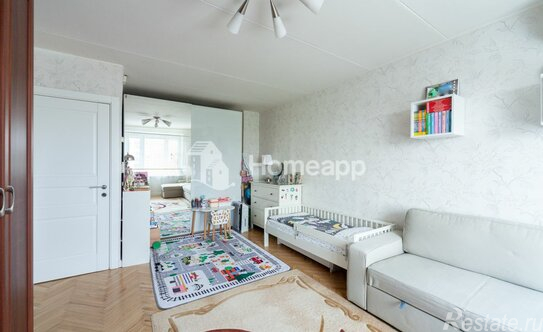 Продажа 1-комн квартиры на вторичном рынке Керченская улица,  д. 32