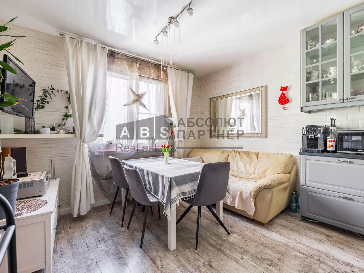 Продажа 3-комн квартиры на вторичном рынке Бестужевская улица, 7к3