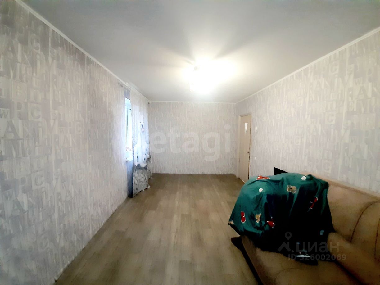Продажа 3-комн квартиры на вторичном рынке пос. Пчевжа, улица Октябрьская, 7