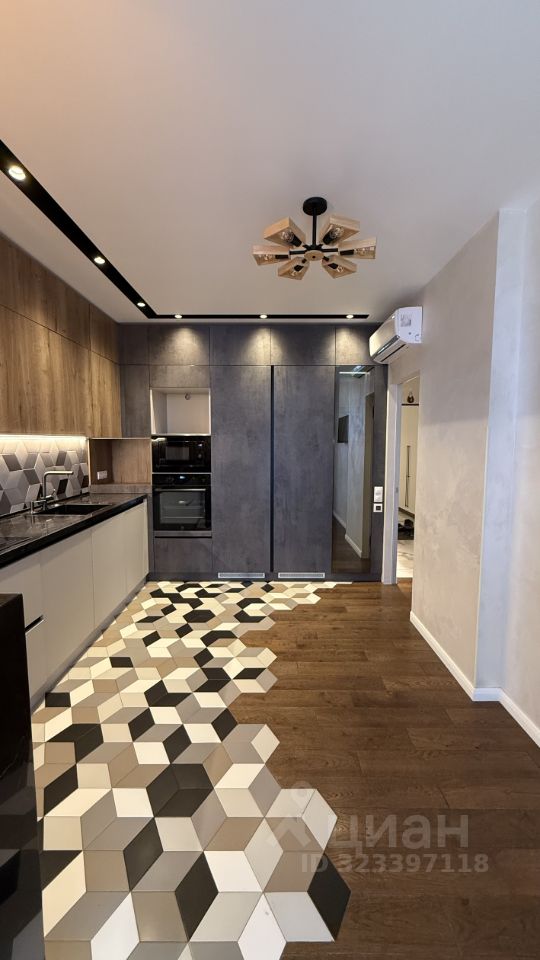 Продажа 3-комн квартиры на вторичном рынке бульвар Веласкеса, 10