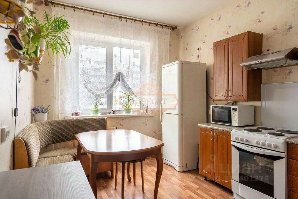 Продажа 3-комн квартиры на вторичном рынке улица Оптиков, 49к2