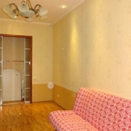 Продажа 1-комн квартиры на вторичном рынке Английский пр-кт,  д. 15
