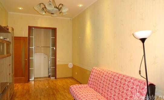 Продажа 1-комн квартиры на вторичном рынке Английский пр-кт,  д. 15