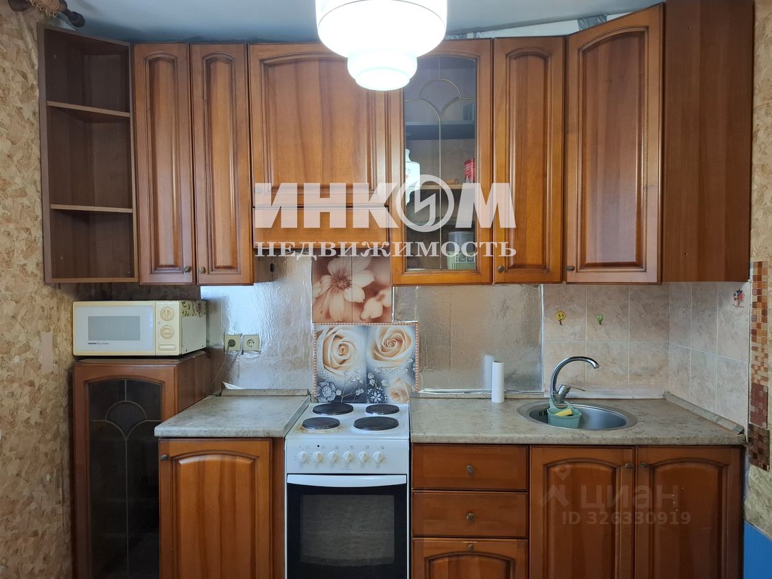 Продажа 4-комн квартиры на вторичном рынке Нахабино пгт, улица 11 Саперов, 3