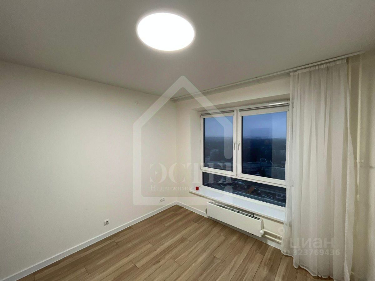 Продажа 3-комн квартиры на вторичном рынке Домостроительная улица, 14