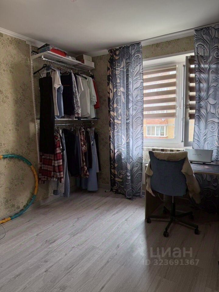 Продажа 1-комн квартиры на вторичном рынке Зеленоградский пгт, улица Островского, 14