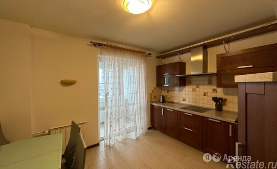 Аренда 3-комн квартиры на вторичном рынке ул Коштоянца,  д. 47,  к. 1