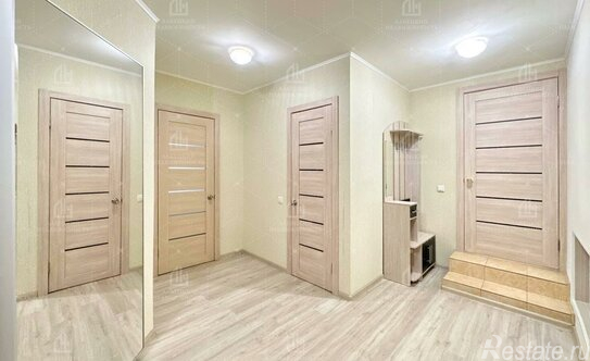 Продажа 2-комн квартиры на вторичном рынке Английский пр-кт,  д. 38