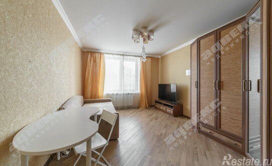 Продажа 2-комн квартиры на вторичном рынке Композиторов ул,  д. 18