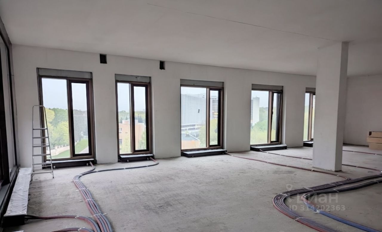 Продажа 4-комн квартиры на вторичном рынке Мосфильмовская улица, 1к8