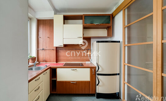 Продажа 2-комн квартиры на вторичном рынке Флотская улица,  д. 13 к3