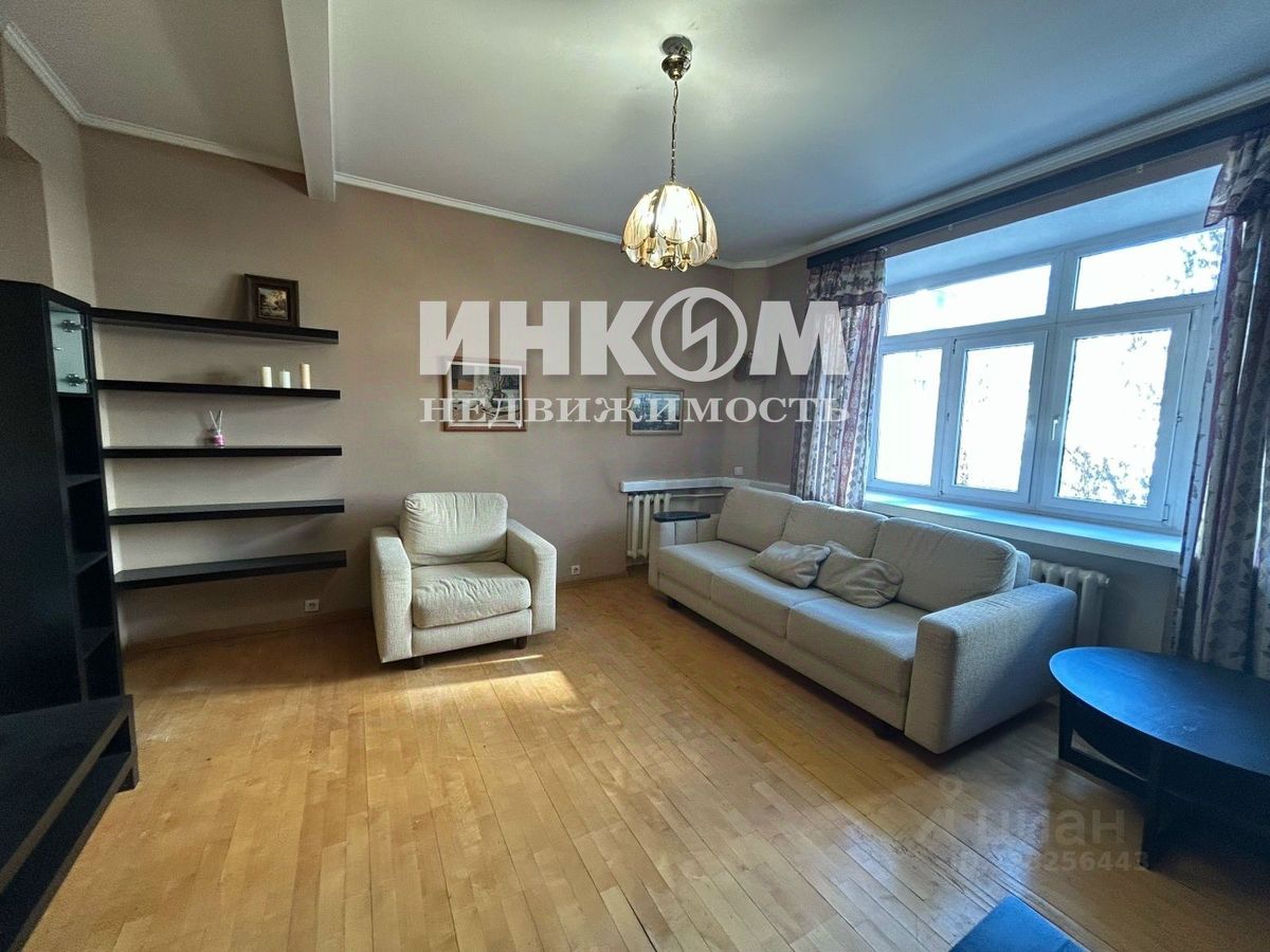 Продажа 4-комн квартиры на вторичном рынке улица Доватора, 14