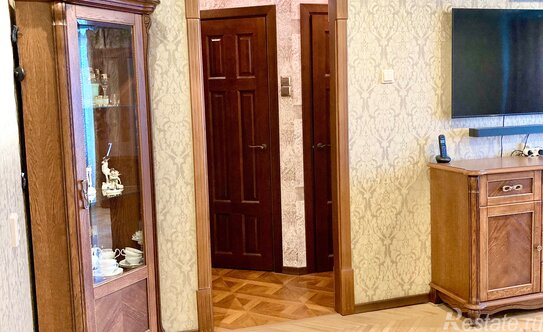 Продажа 3-комн квартиры на вторичном рынке Петергоф г, Эрлеровский б-р,  д. 24