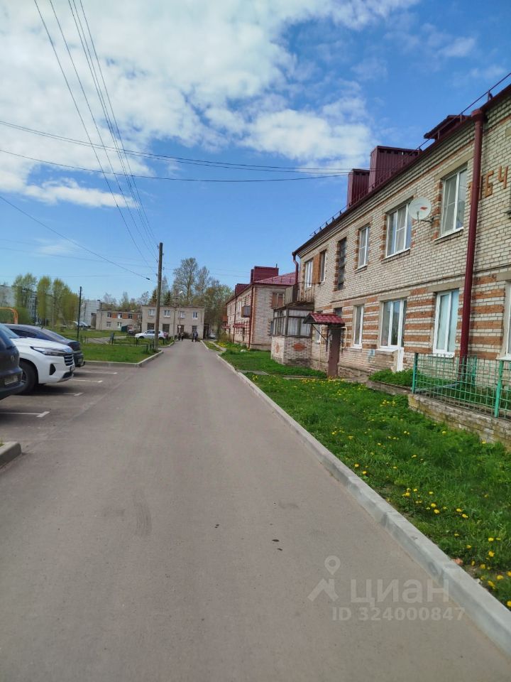 Продажа 2-комн квартиры на вторичном рынке д. Кисельня, улица Центральная, 3