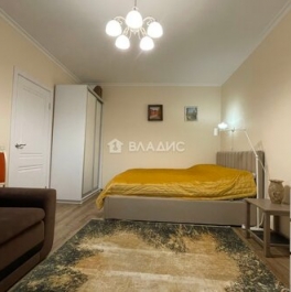 Продажа 1-комн квартиры на вторичном рынке улица Поляны,  д. 9