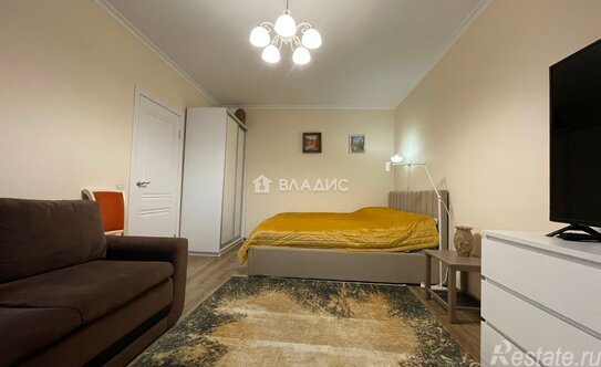 Продажа 1-комн квартиры на вторичном рынке улица Поляны,  д. 9