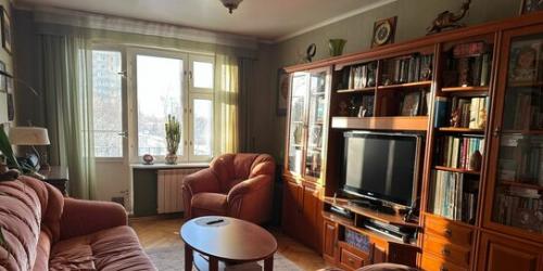 3-комн квартира улица Лёни Голикова,  д. 7