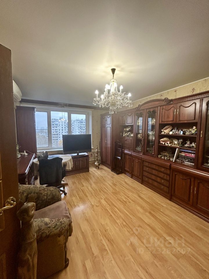 Продажа 3-комн квартиры на вторичном рынке улица Фабрициуса, 42