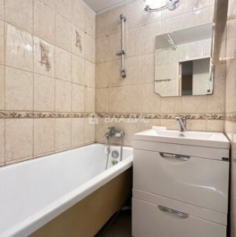 Продажа 2-комн квартиры на вторичном рынке Широкая улица,  д. 24