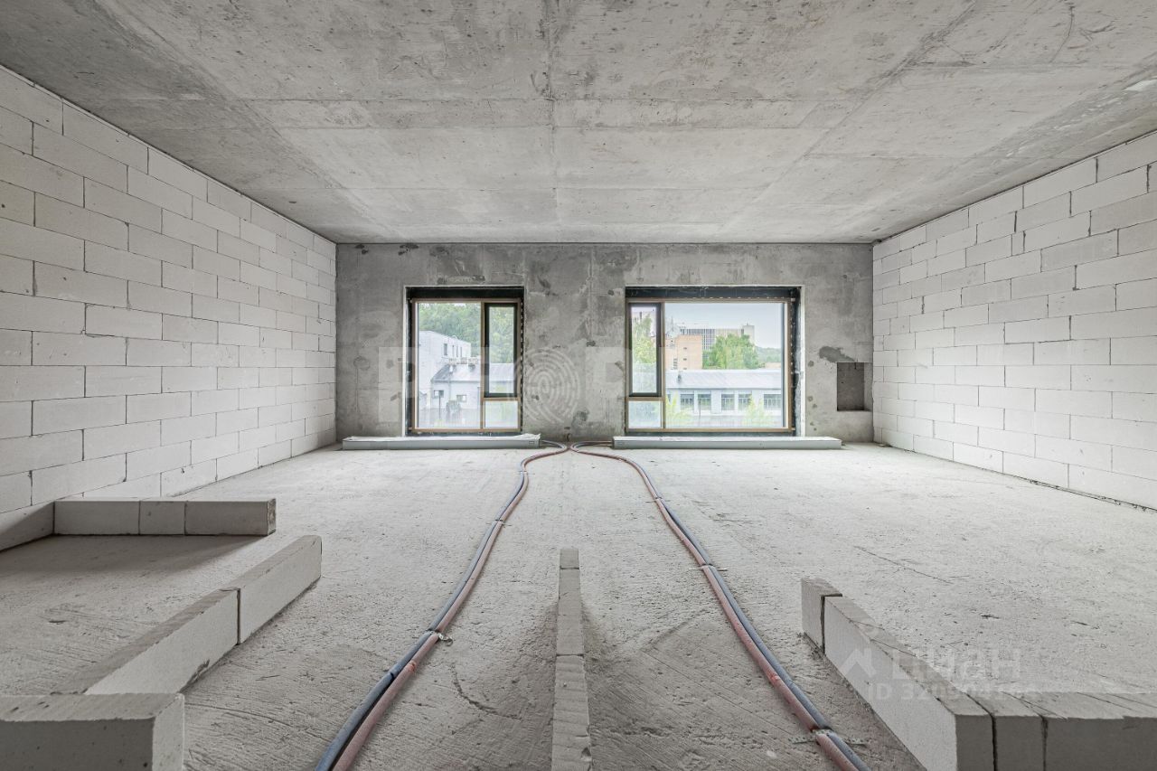 Продажа 2-комн квартиры на вторичном рынке Мосфильмовская улица, 1С28