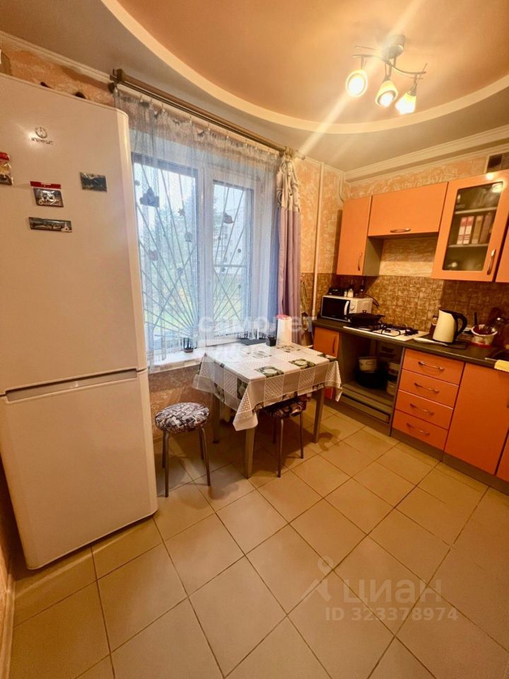 Продажа 2-комн квартиры на вторичном рынке Куровское, улица Октябрьская,  д. 4