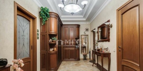 3-комн квартира Озерковский пер,  д. 10