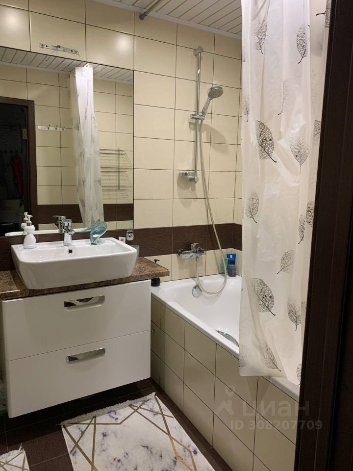 Аренда 1-комн квартиры на вторичном рынке Мурино, площадь Привокзальная, 3к2