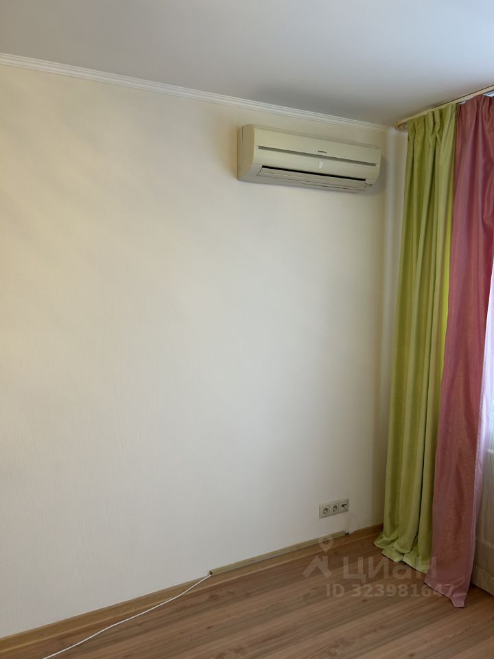 Аренда 1-комн квартиры на вторичном рынке Симферопольский бульвар, 24к4