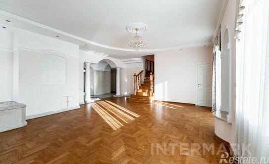 Аренда 8-комн квартиры на вторичном рынке Обыденский 2-й пер,  д. 11